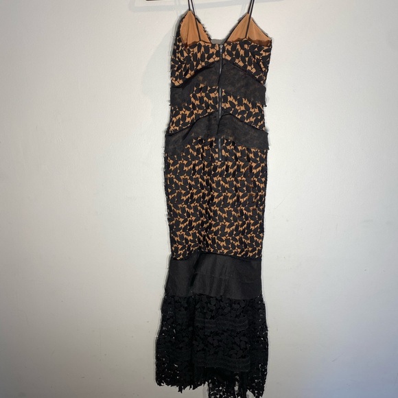 Gorgeous Lace Gown**Small $348 - Picture 6 of 8